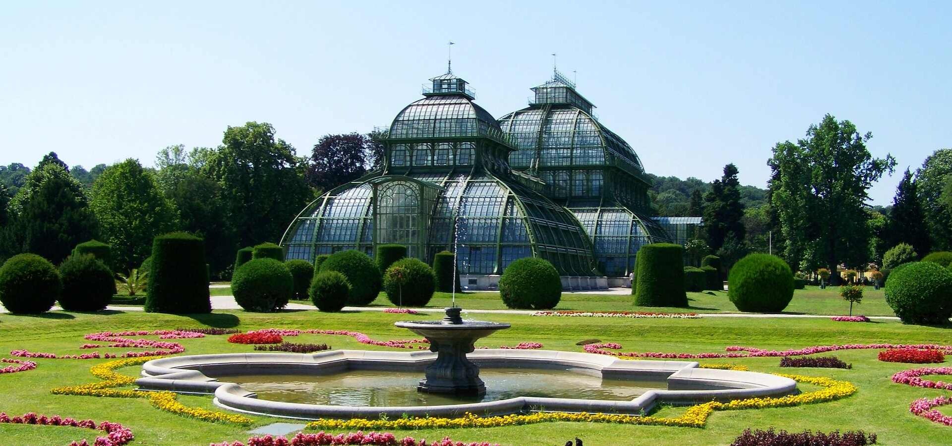 Day Trips to Zoos from Major Austrian Cities