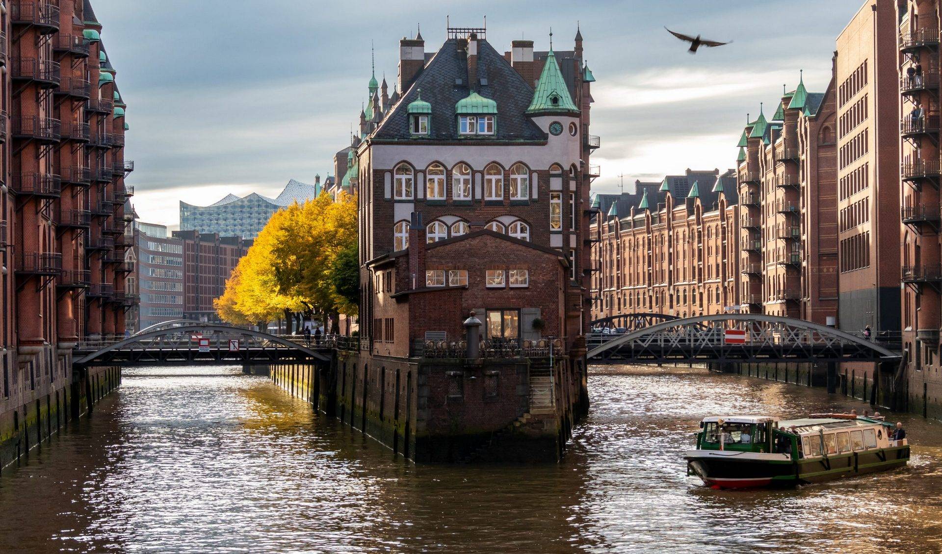 Hamburg in October: The Autumnal Charm of the Free and Hanseatic City