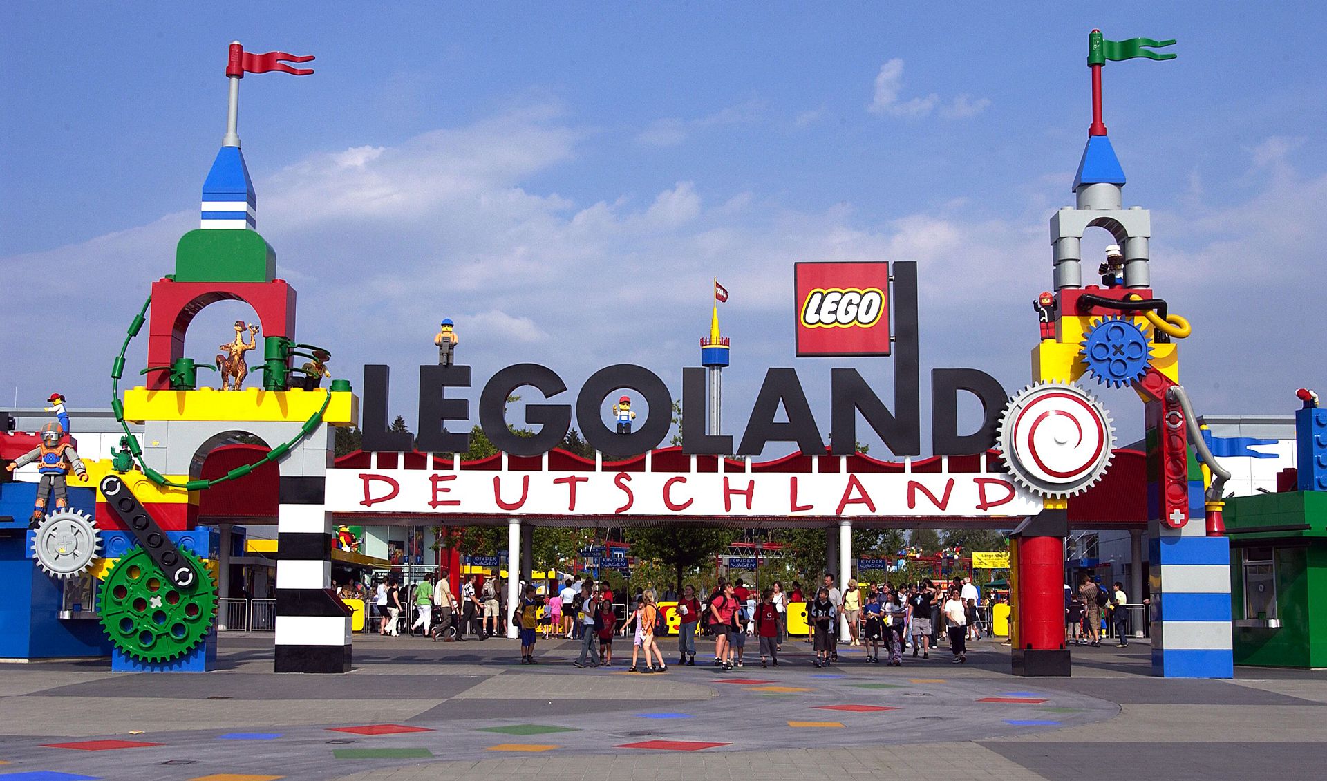 LEGOLAND Parks - A World of Colourful Bricks 