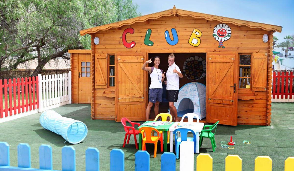 H10 Las Palmeras photo 1