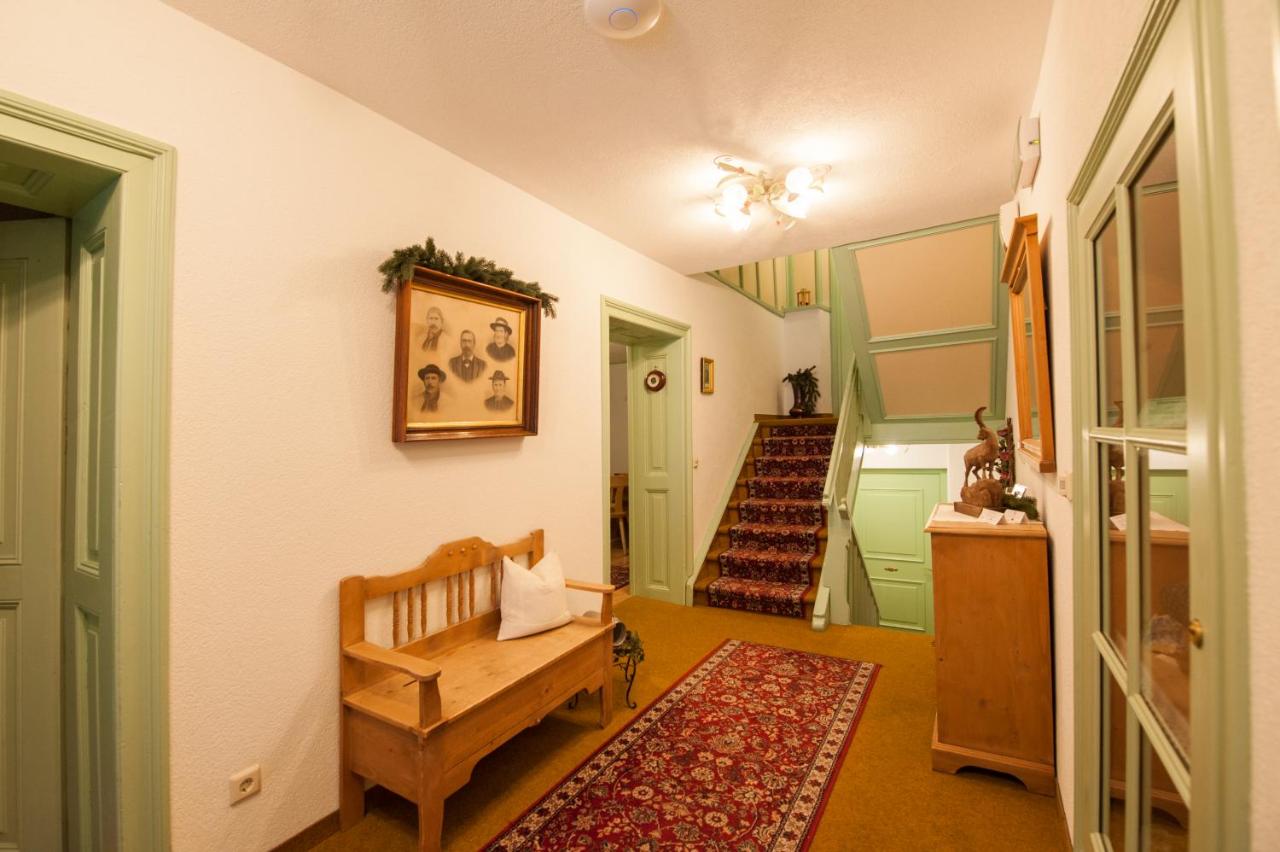 Ferienwohnungen Kröll - Appartements Viktoria und Landhaus Maria