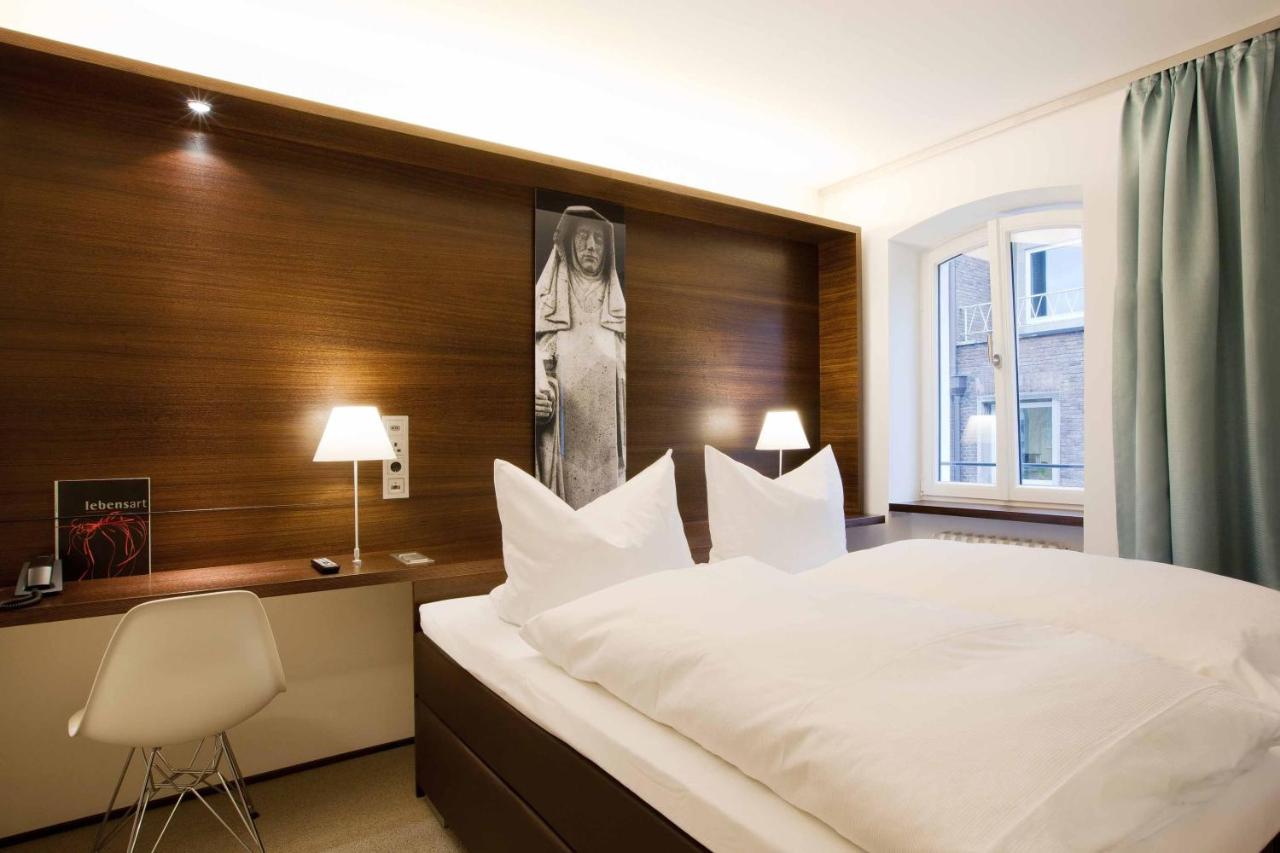 Stern am Rathaus photo 1