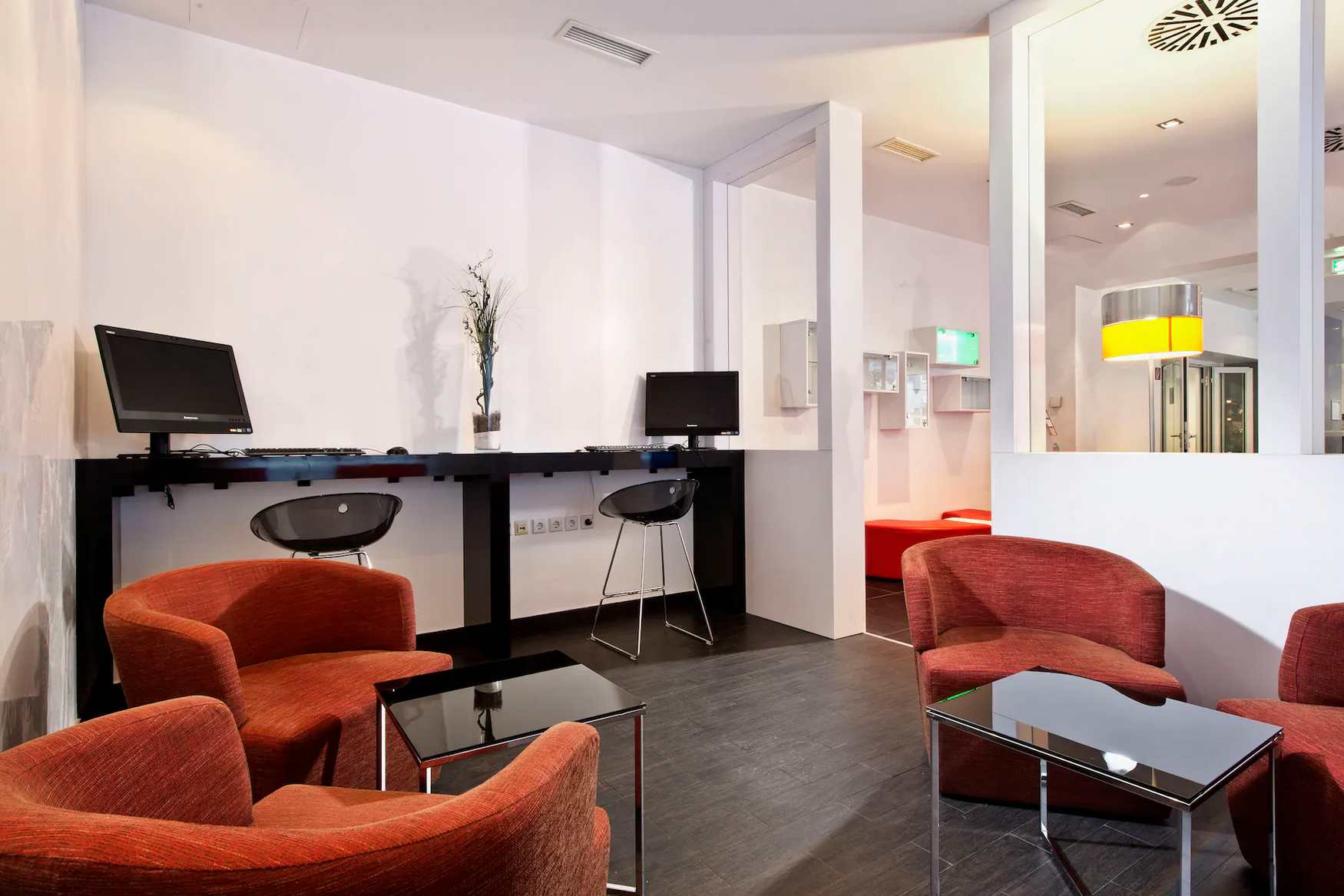 Wyndham Garden Duesseldorf City Centre Koenigsallee photo 1