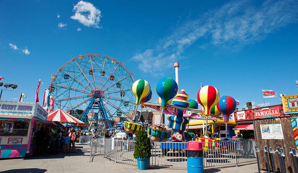 top 10 destinations to travel in may: amusement parks photo 1
