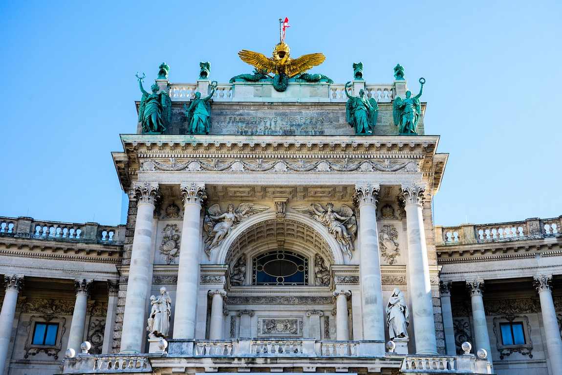 vienna in april photo 3