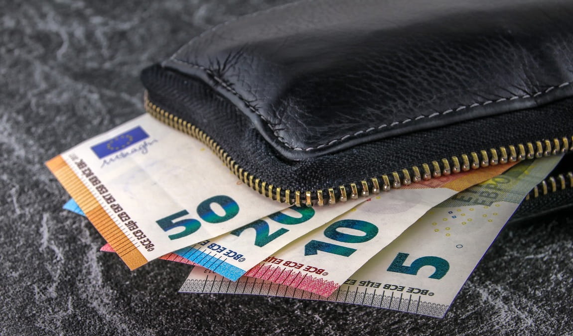 what to pack for travelling to barcelona photo 6