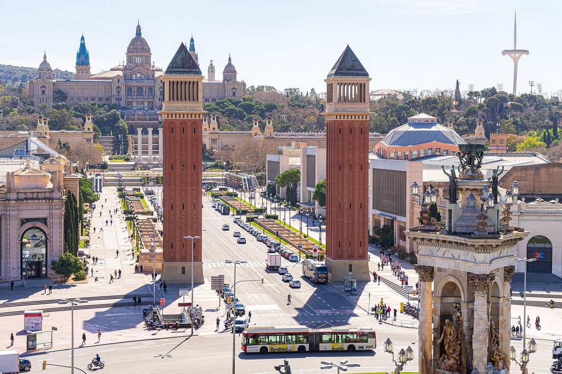 is barcelona worth a visit? exploring the pros and cons of this vibrant city photo 1