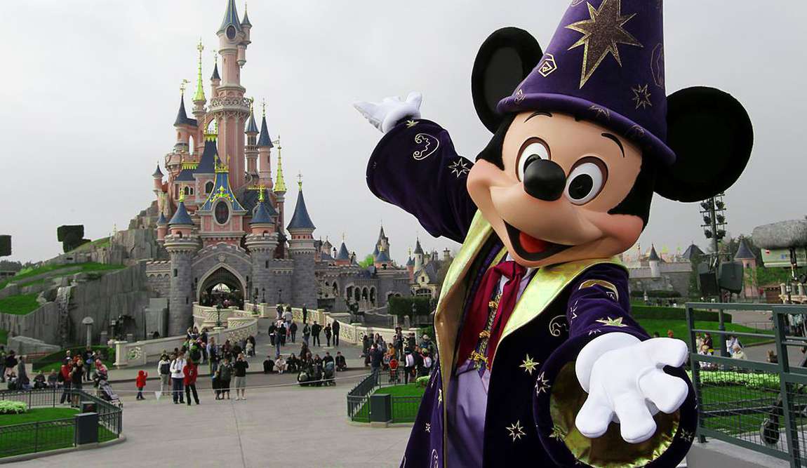 top 10 destinations to travel in may: amusement parks photo 2