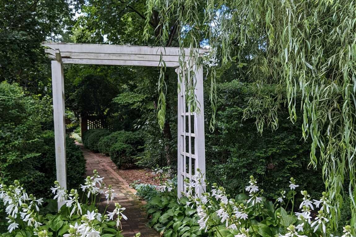 wing haven gardens and bird sanctuary photo 1