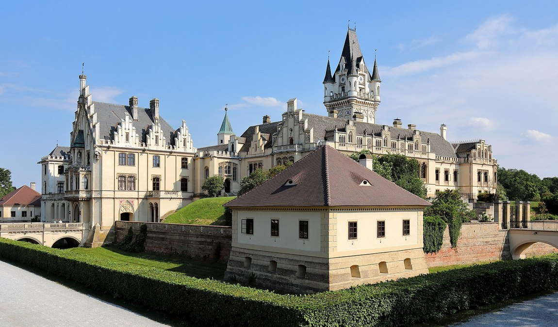 grafenegg castle photo 2