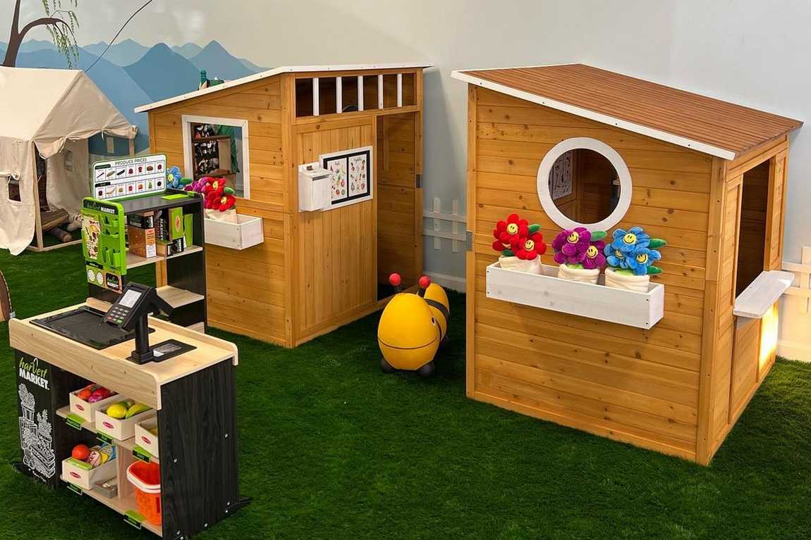 sunny day play space photo 3