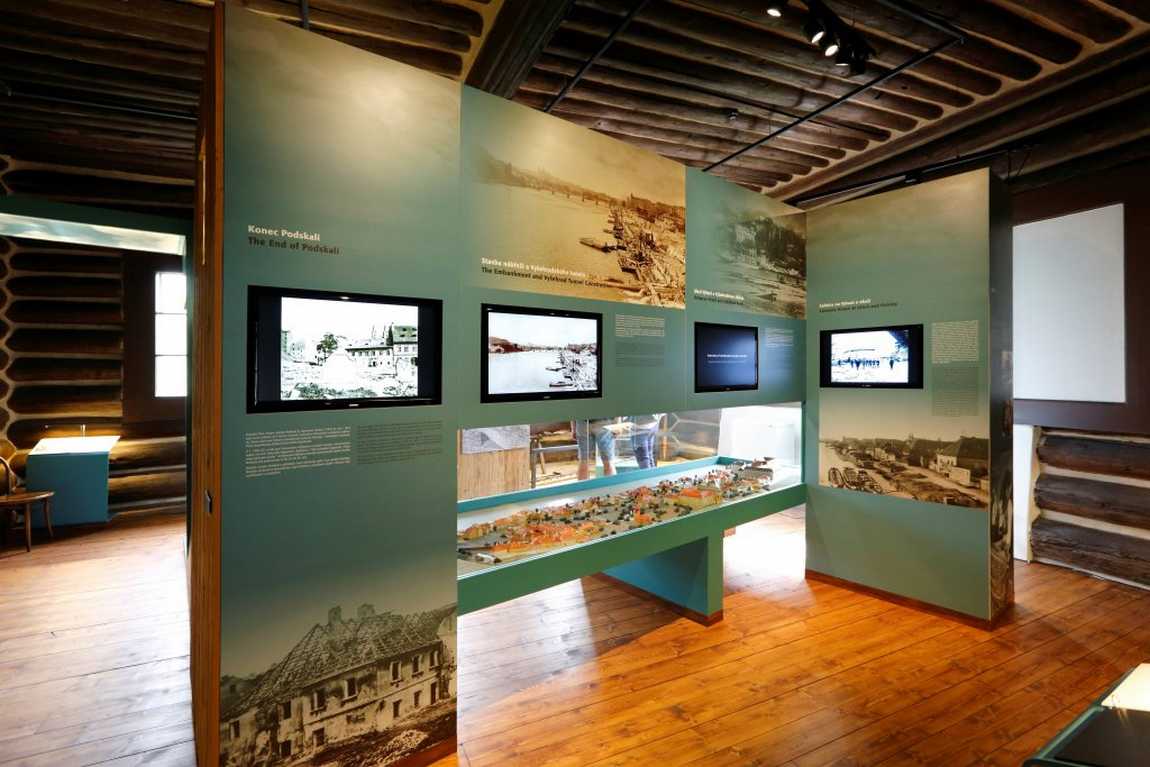 podskalí customs house at výtoň photo 1