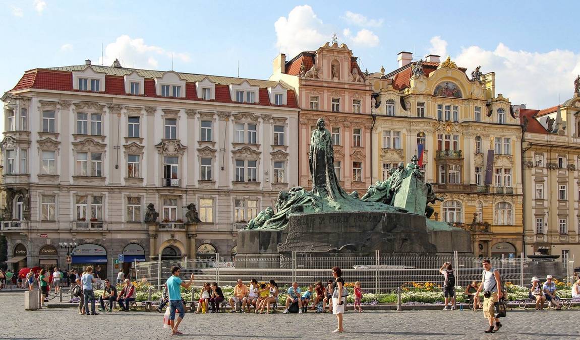 jan hus monument photo 8