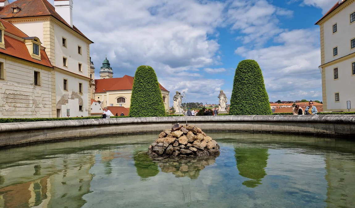 valtice castle photo 7