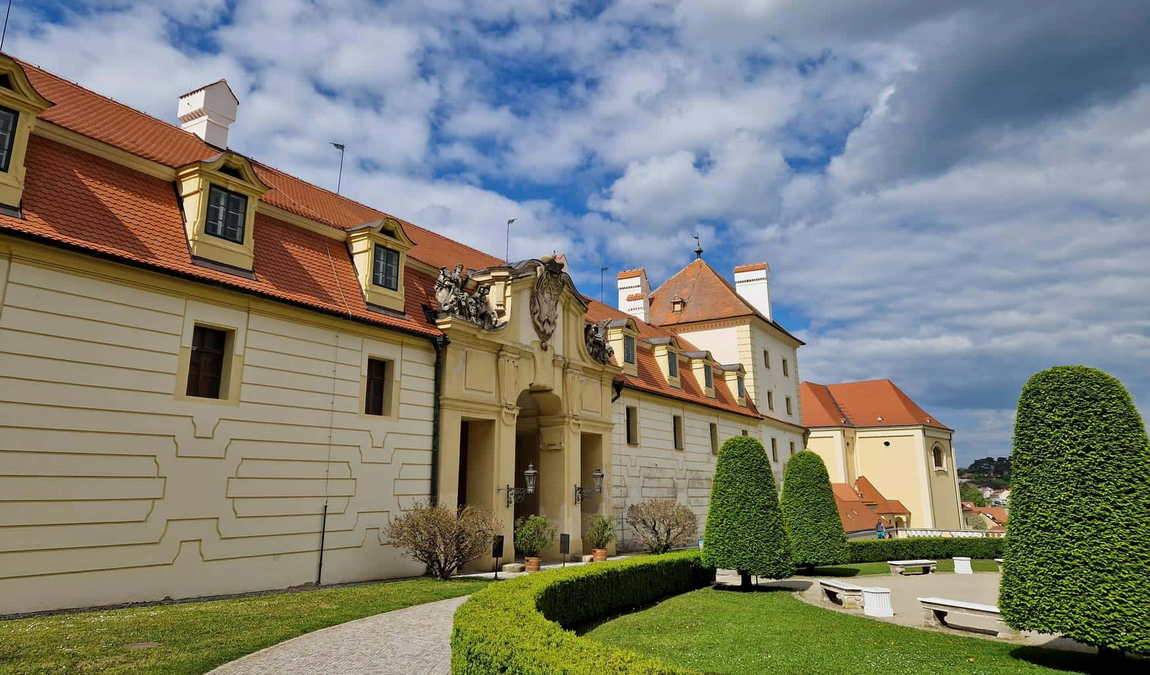 valtice castle photo 6