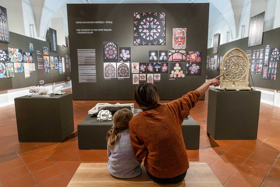 new royal palace photo 2