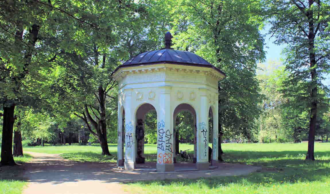 clara-zetkin park photo 6