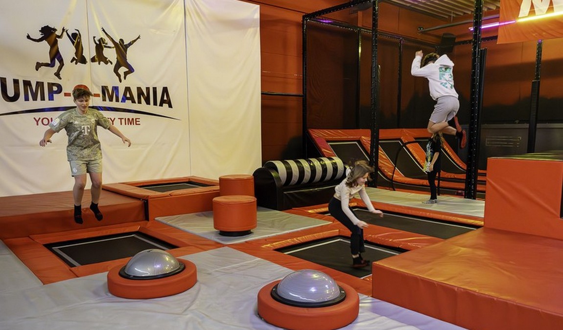 jump-o-mania kids world photo 1