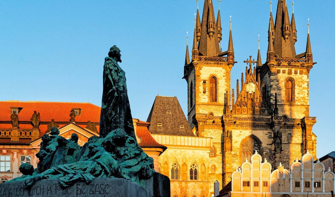 jan hus monument photo 4