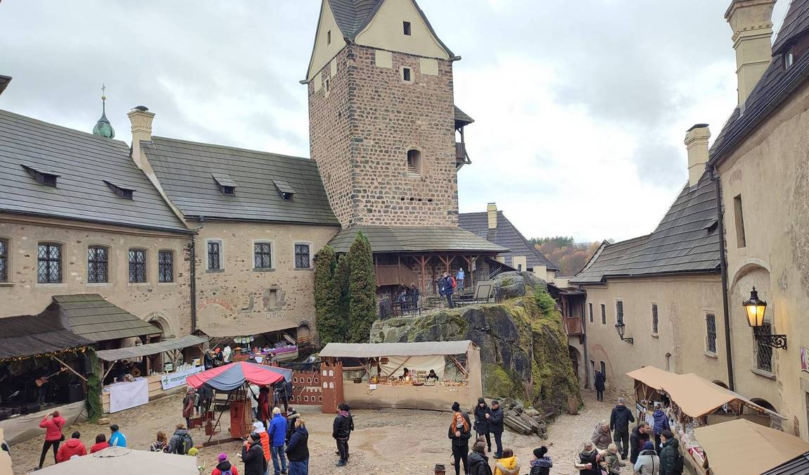 loket castle photo 5