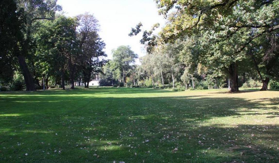 chotek gardens photo 1