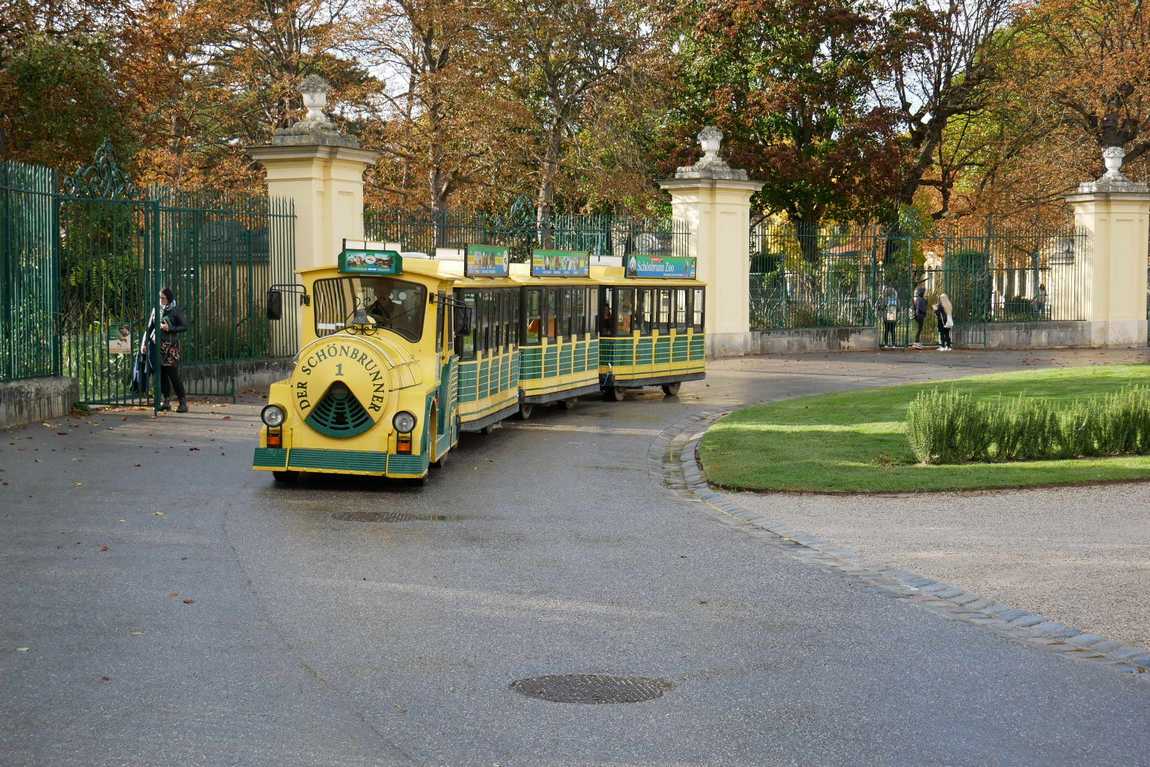 schönbrunn palace photo 4