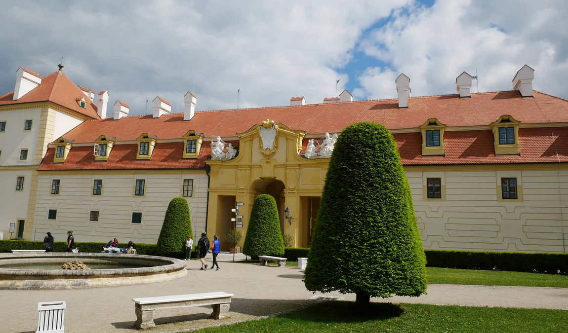 valtice castle photo 8