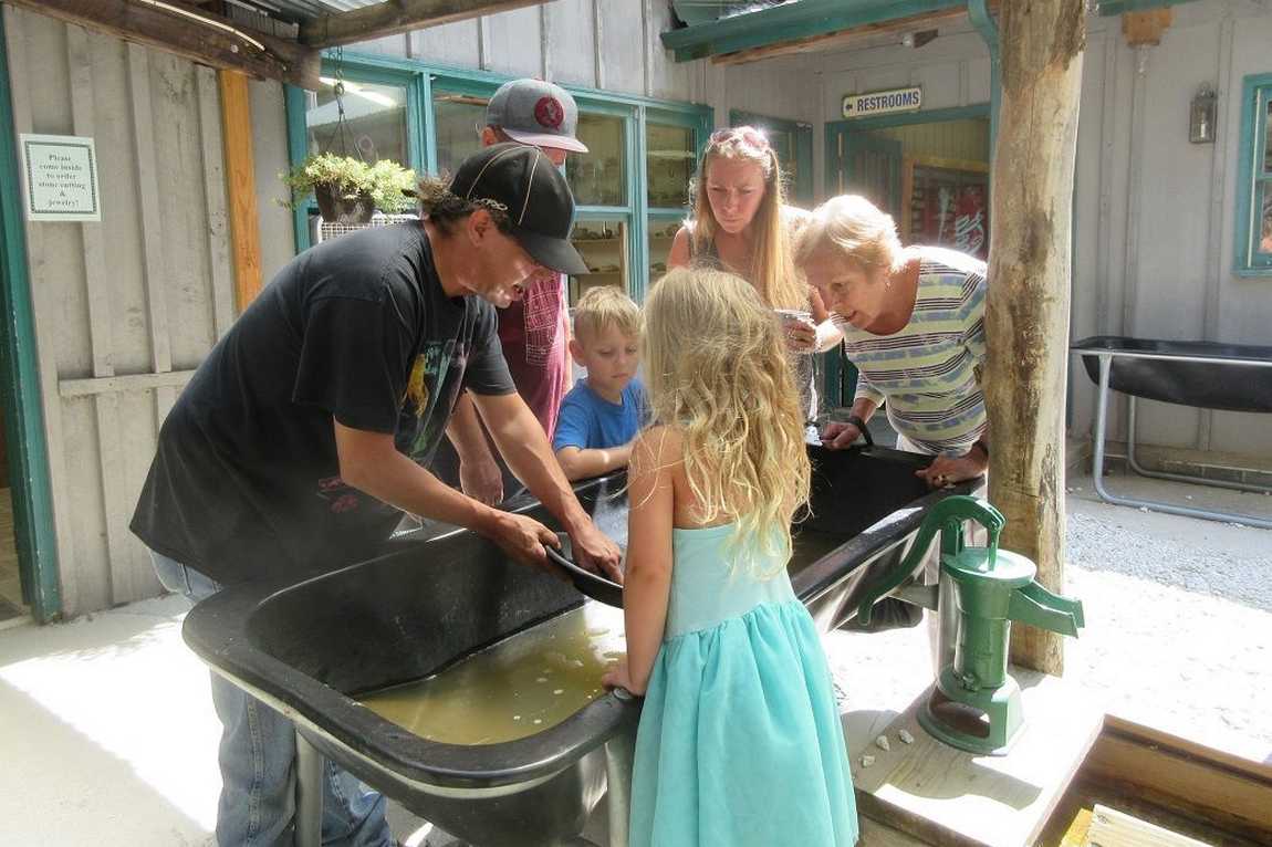 emerald village photo 7