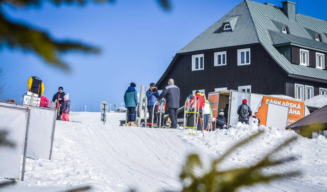 sledge slide track photo 5