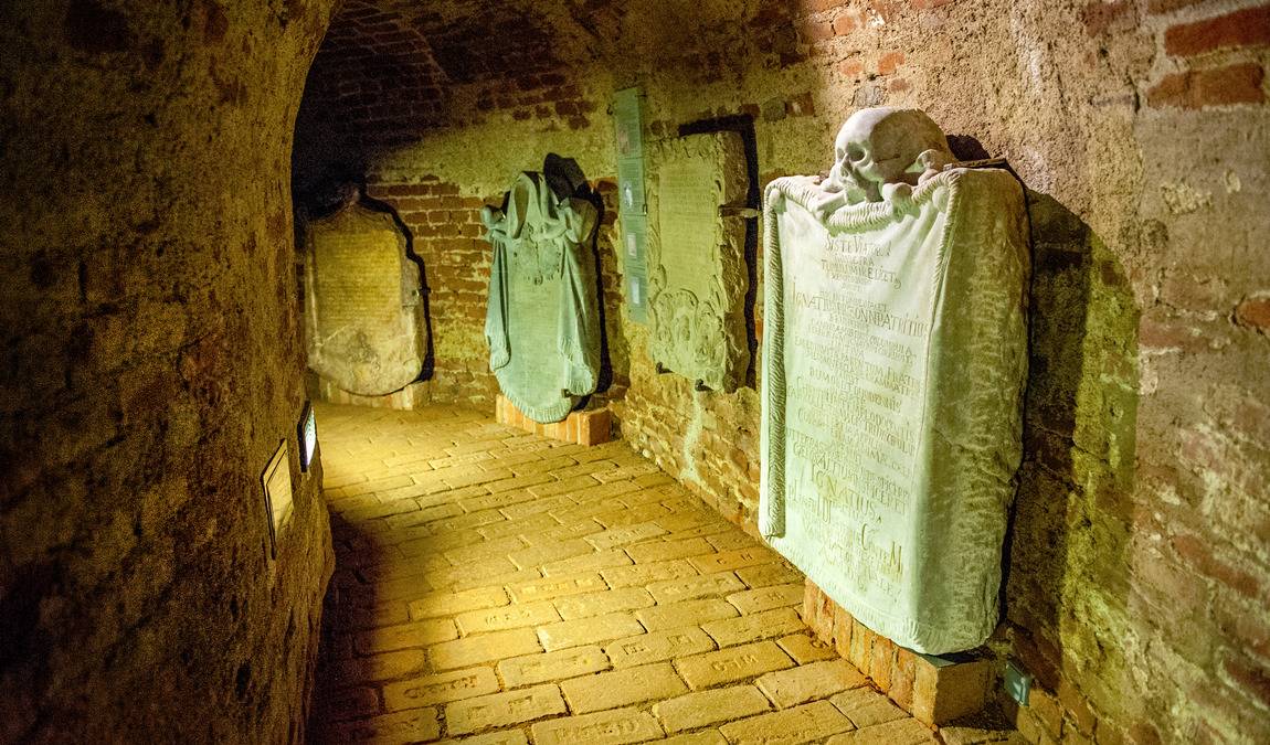 ossuary at the church of st james photo 9