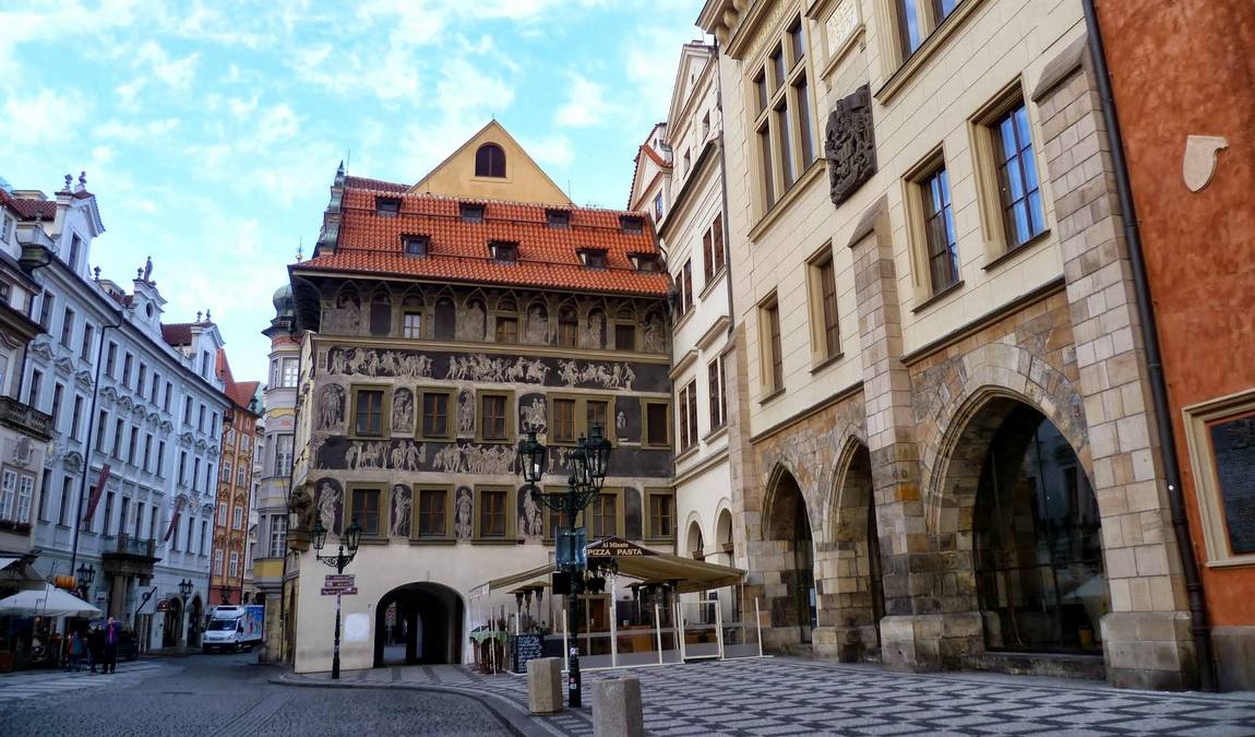 the house at the minute photo 4