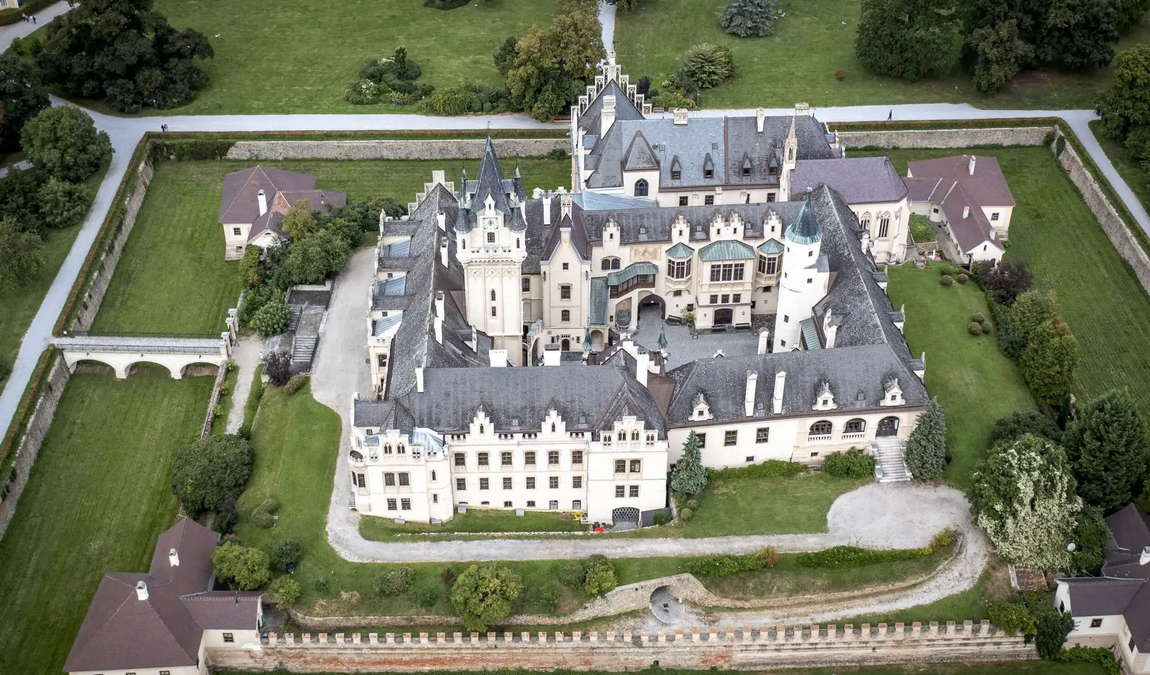 grafenegg castle photo 3