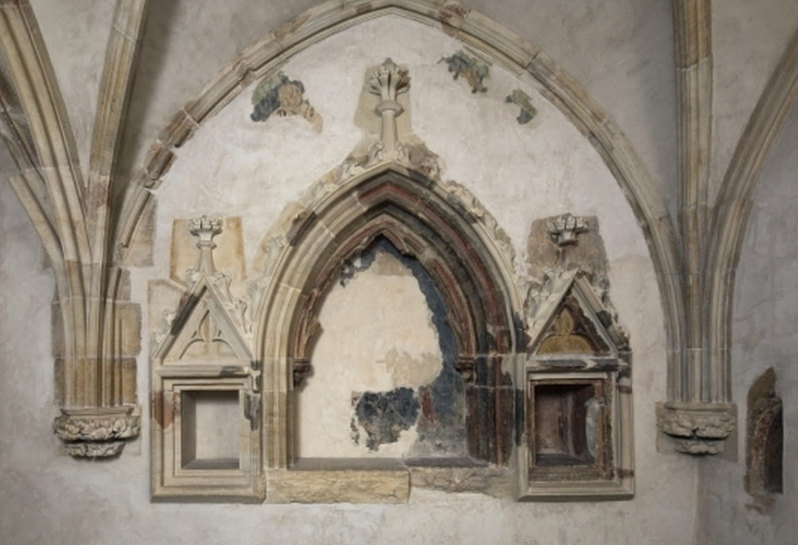 stone bell house photo 11