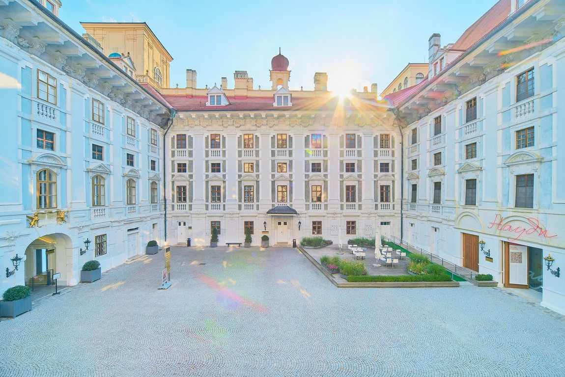 esterházy palace photo 2