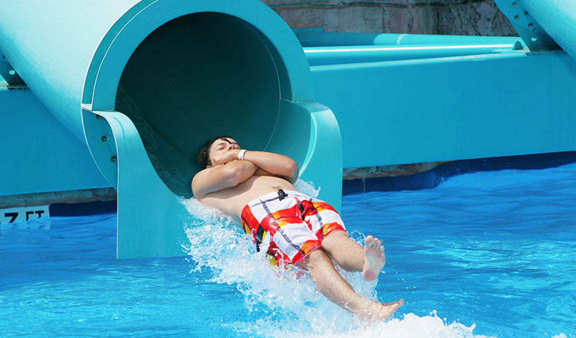 wet 'n wild emerald pointe photo 4