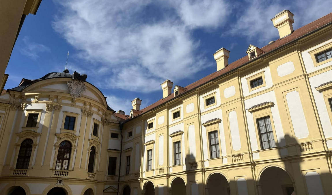 slavkov castle photo 7