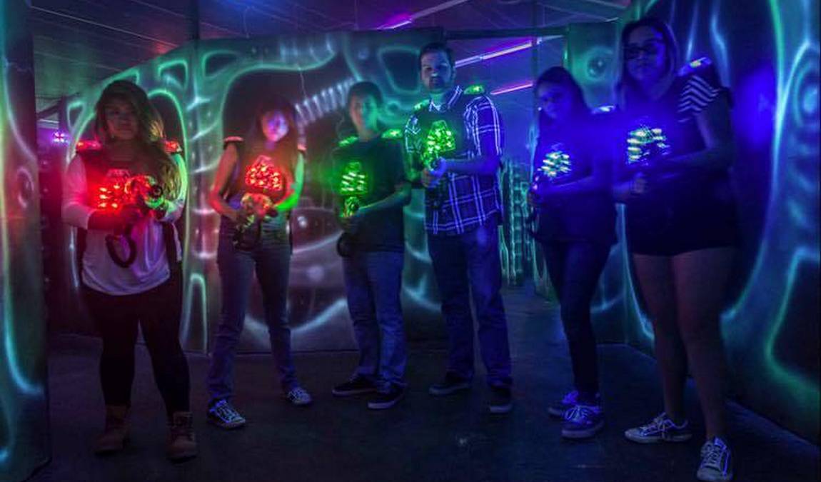 glo-mania lazer tag photo 4