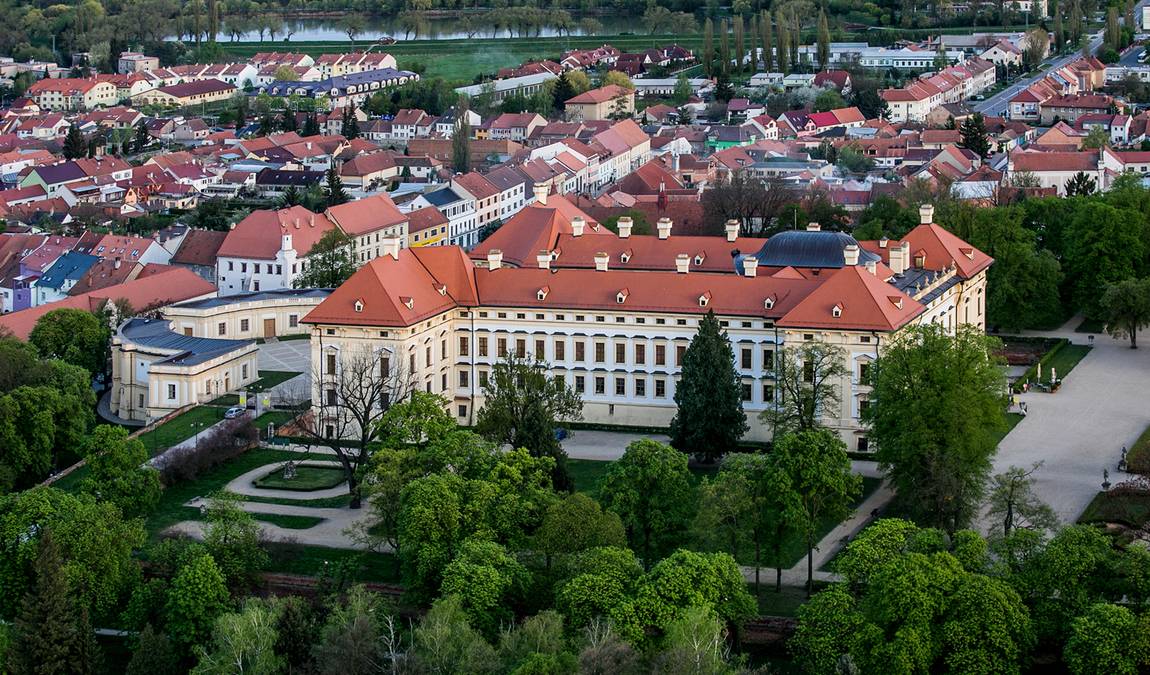 slavkov castle photo 4