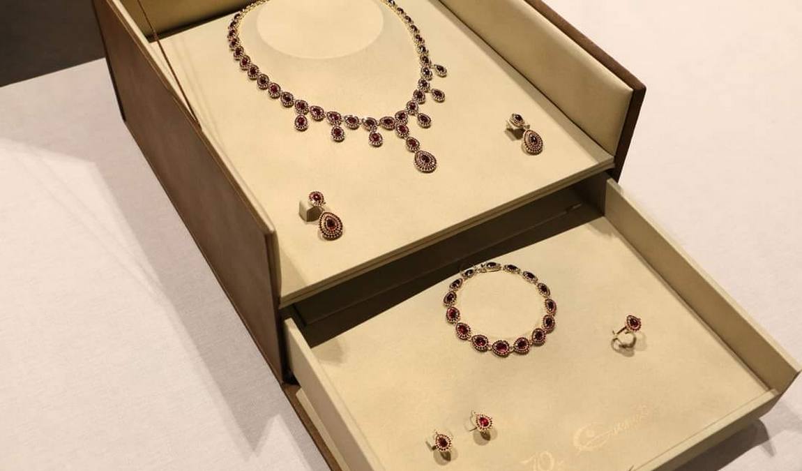 czech garnet museum photo 4