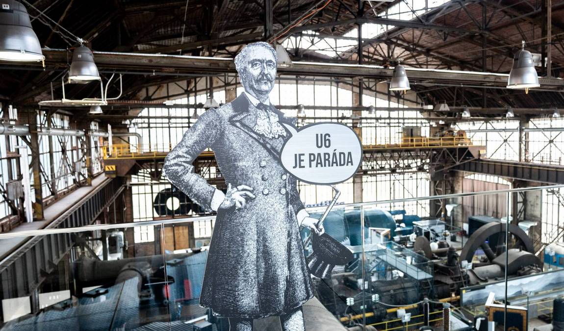 the small world of technology u6 photo 2