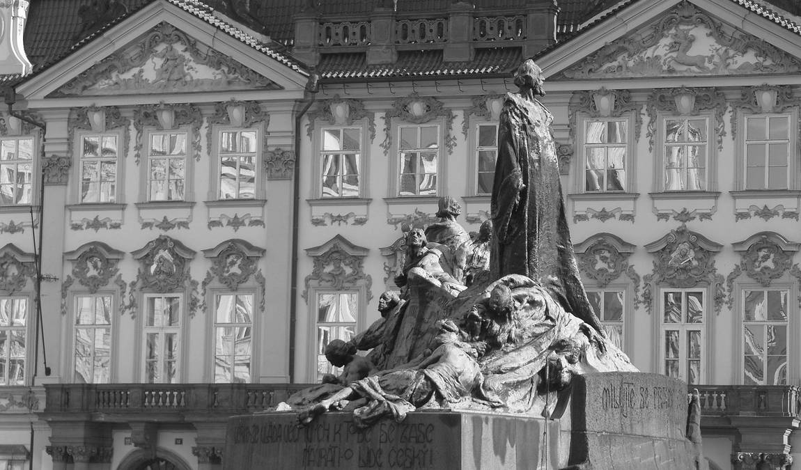 jan hus monument photo 5