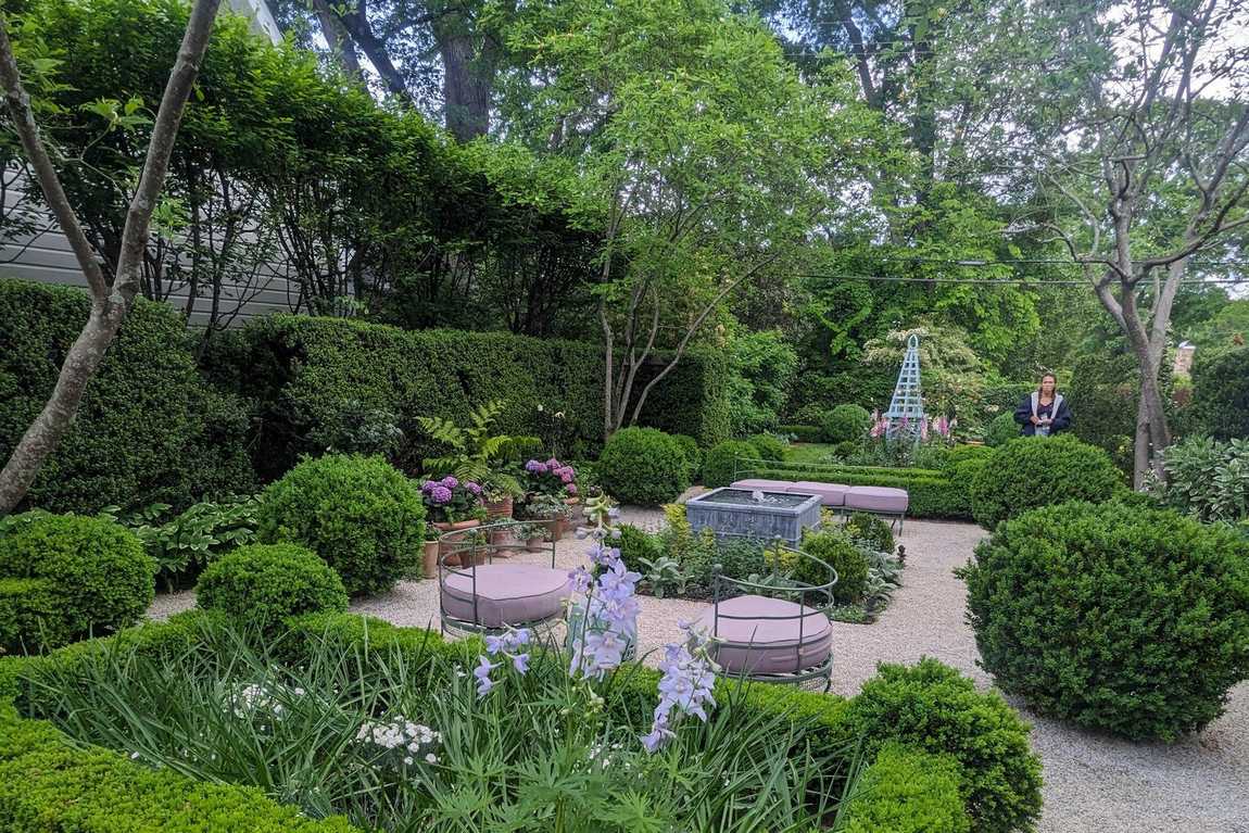 wing haven gardens and bird sanctuary photo 2