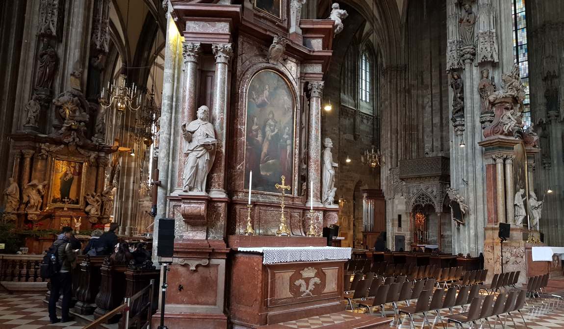 stephansdom (st. stephen's cathedral) photo 9