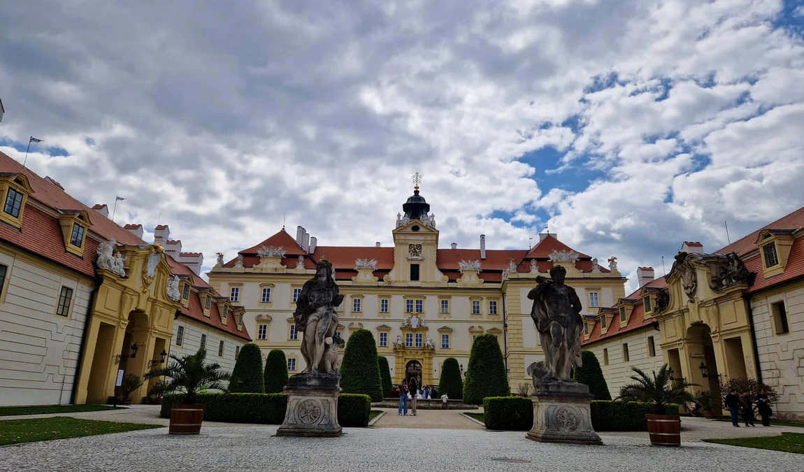 valtice castle photo 4