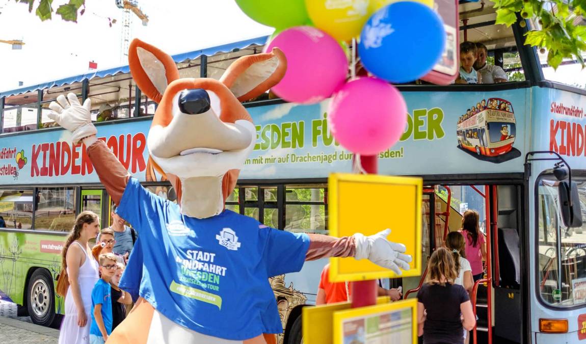 hop on hop off bus tours photo 1