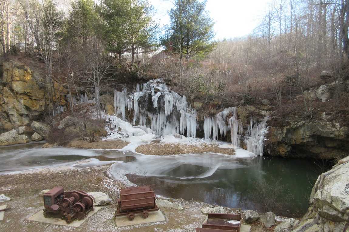 emerald village photo 9