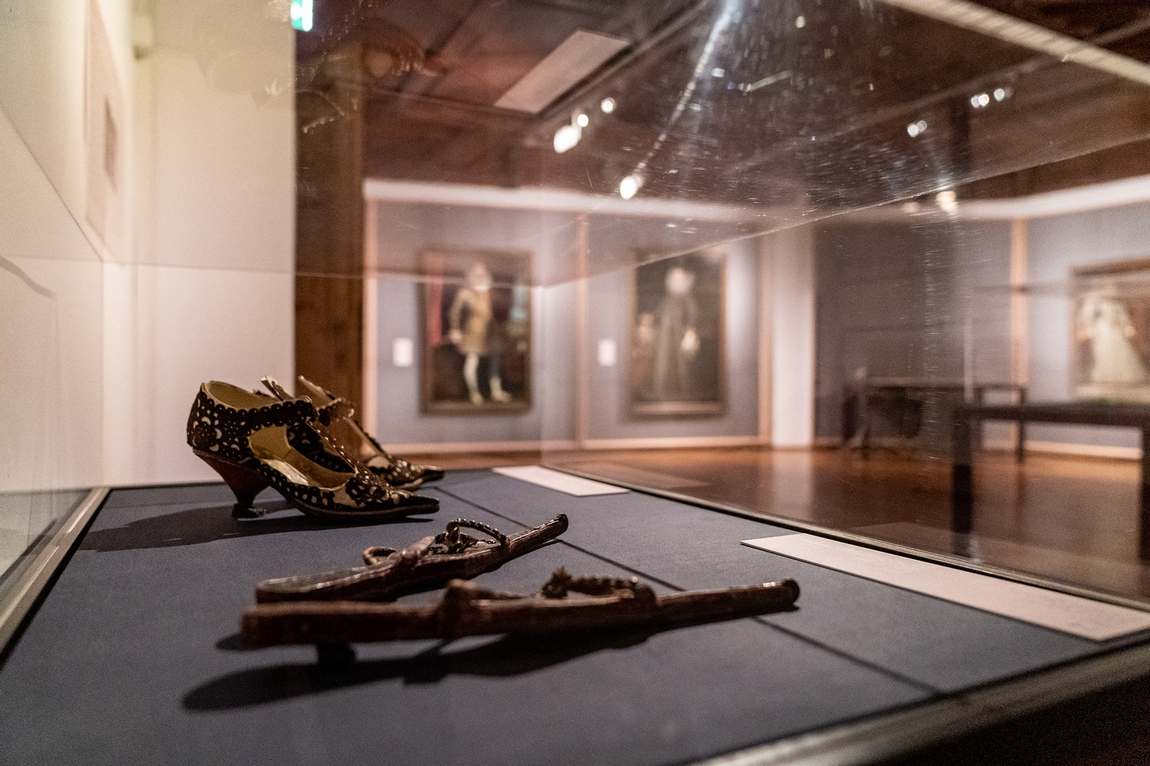 ambras castle photo 4