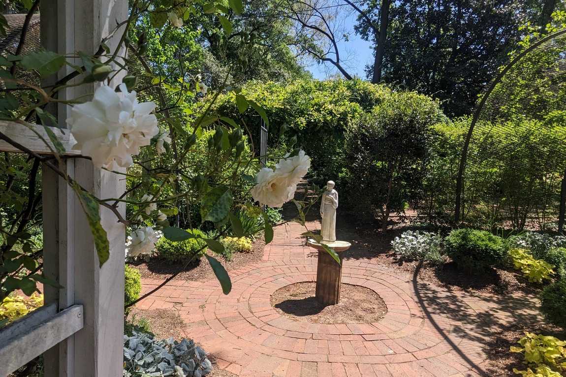 wing haven gardens and bird sanctuary photo 5