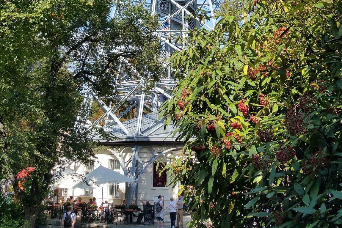 petrin lookout tower photo 4