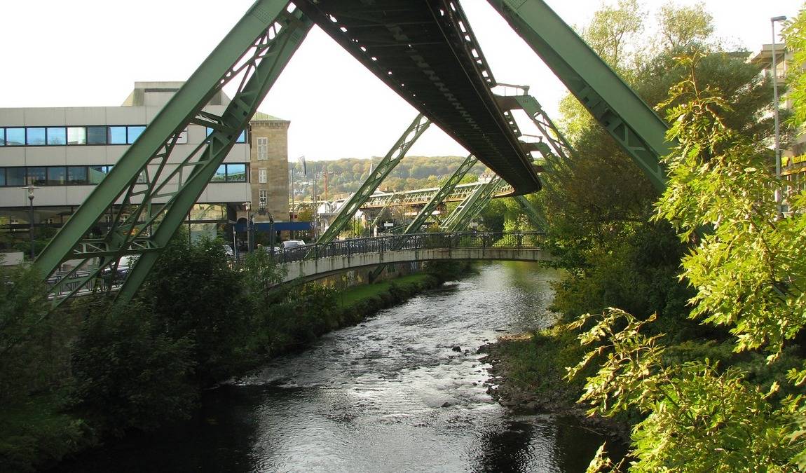 wuppertal suspension railway photo 4